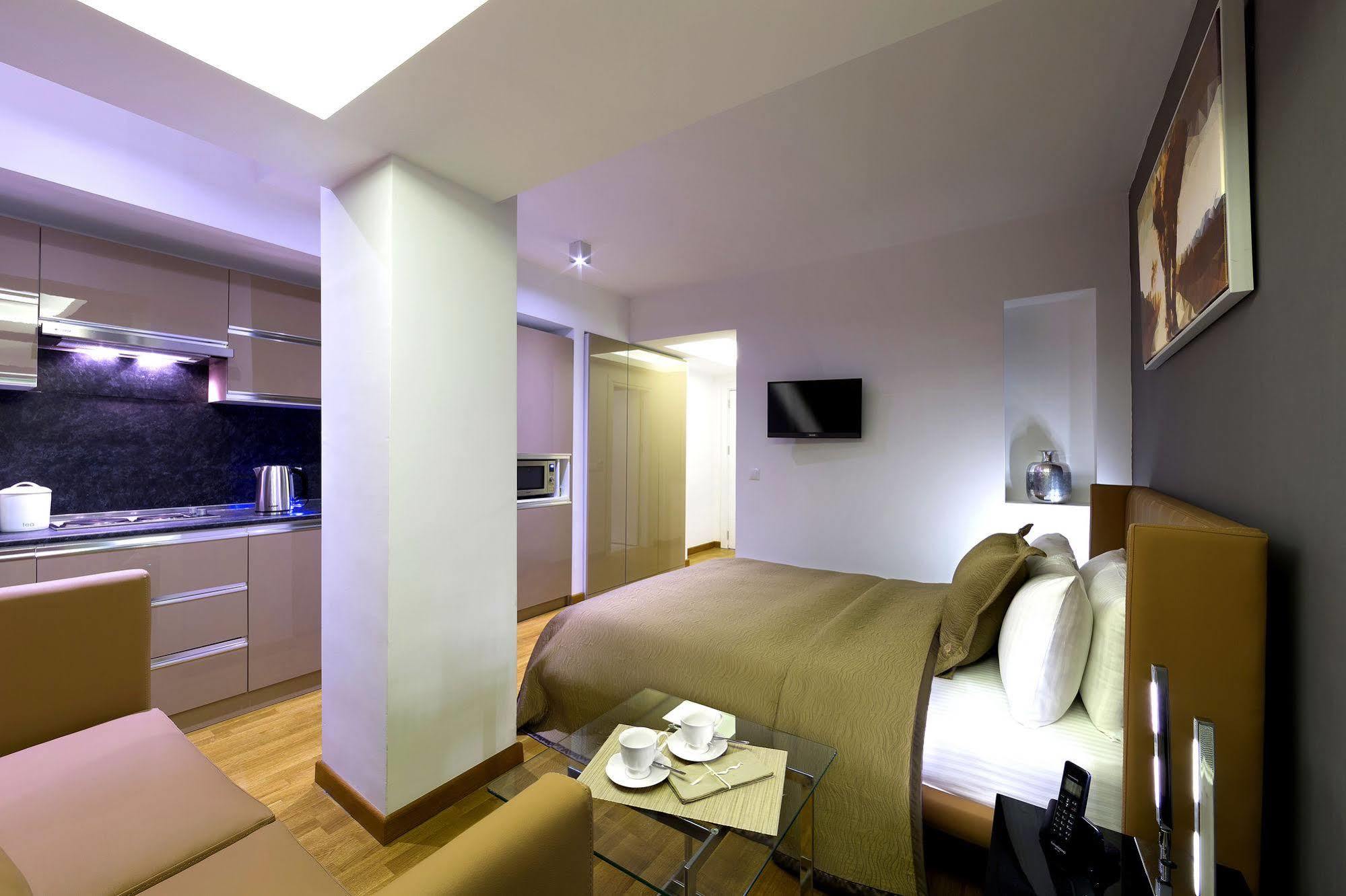 The Place Suites By Cey Истанбул Екстериор снимка
